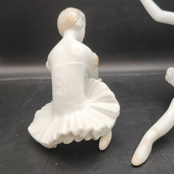 Vintage Pair Of Porcelain Ballerina Figurines White Gold Accents Victorian Style - Picture 11 of 14